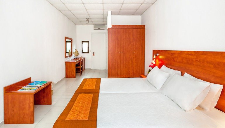Dolphin Beach Hotel