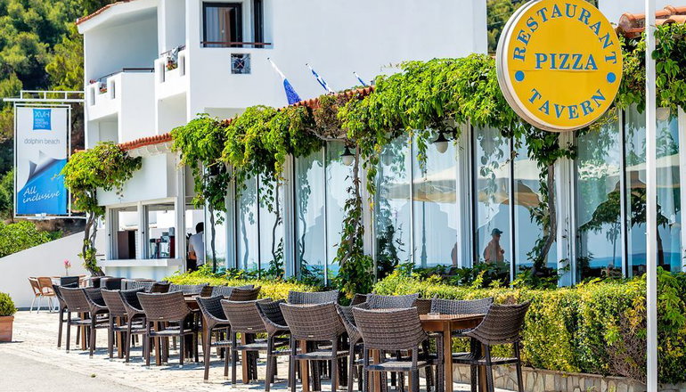 Dolphin Beach Hotel