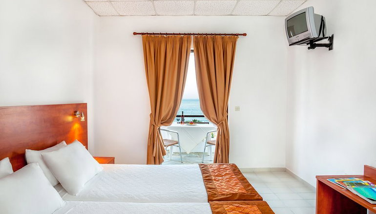 Dolphin Beach Hotel