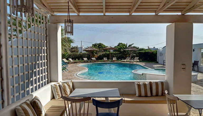 Dolphin Kastraki Studios & Apartments