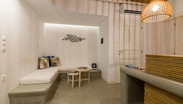 Dolphin Kastraki Studios & Apartments