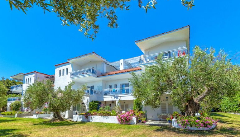 Faros Apartments