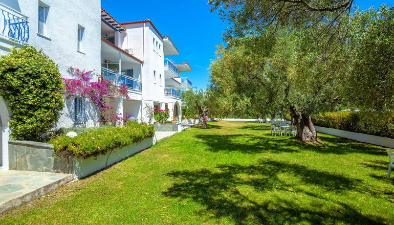 Faros Apartments