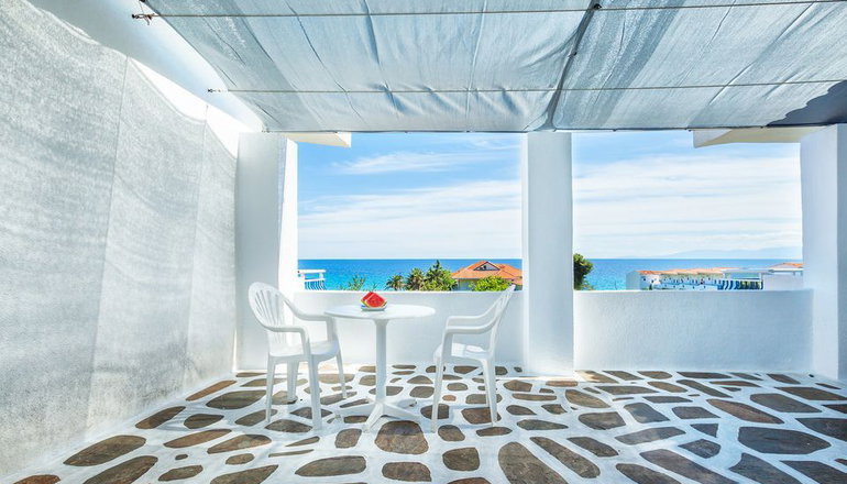 Faros Apartments