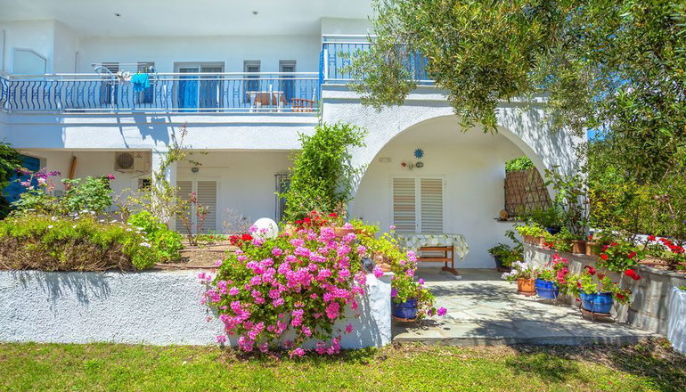 Faros Apartments