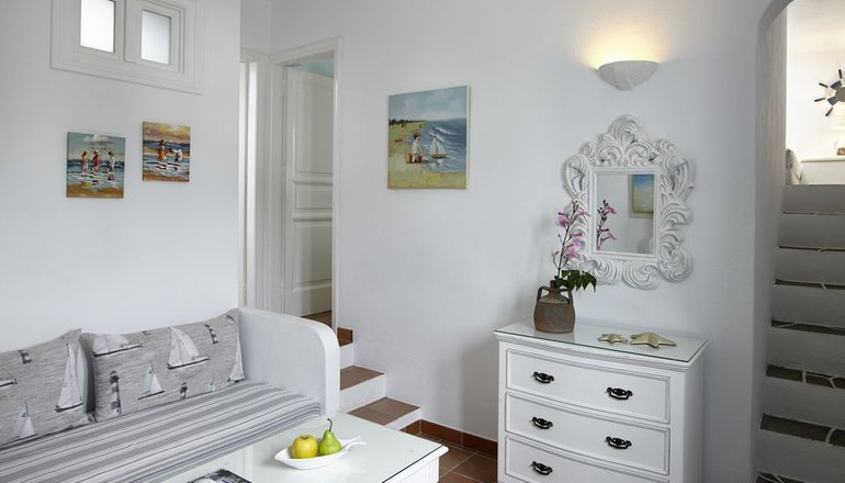 Folegandros Apartments