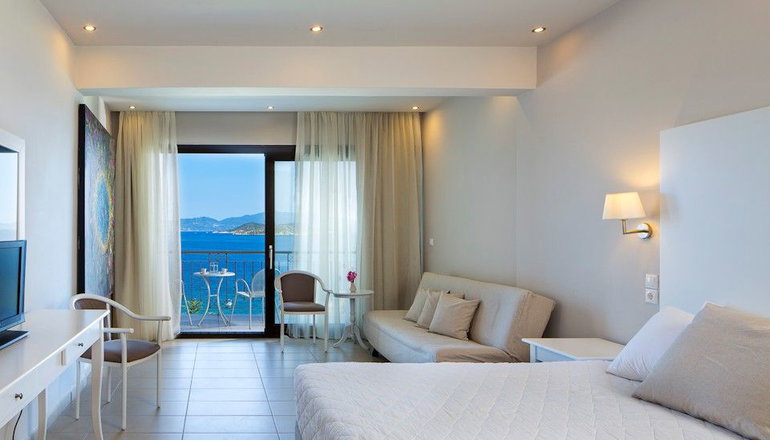 5* Kassandra Bay Resort, Suites & SPA