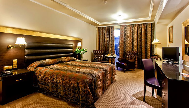 4* Kouros Hotel