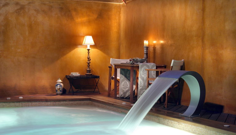 5* Le Convivial Luxury Suites & Spa