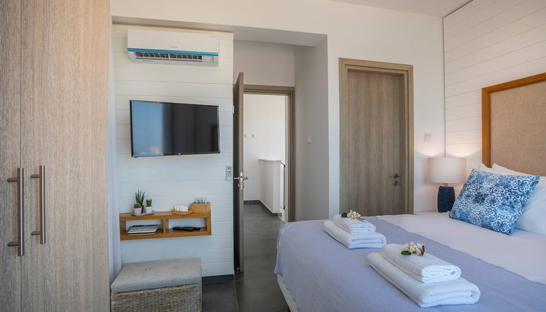 Louis Chris Le Mare Villa