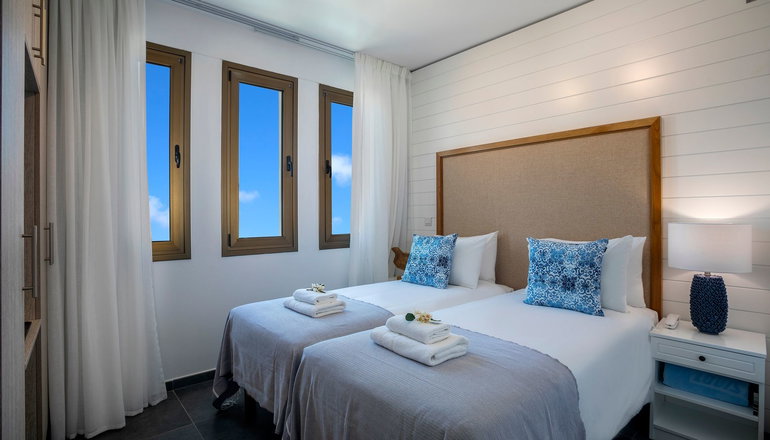 Louis Chris Le Mare Villa