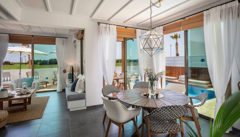 Louis Chris Le Mare Villa