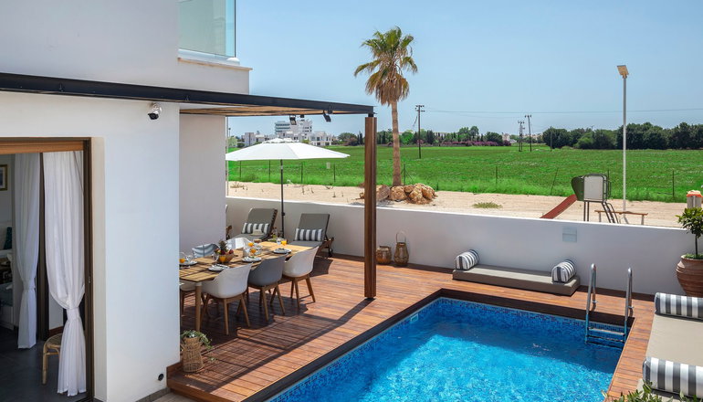 Louis Chris Le Mare Villa