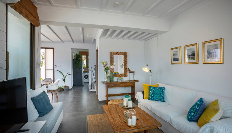 Louis Chris Le Mare Villa