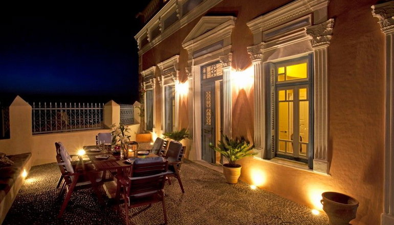 Oia Mansion
