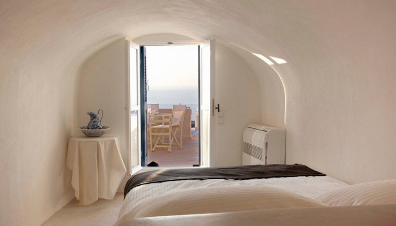 Oia Mansion