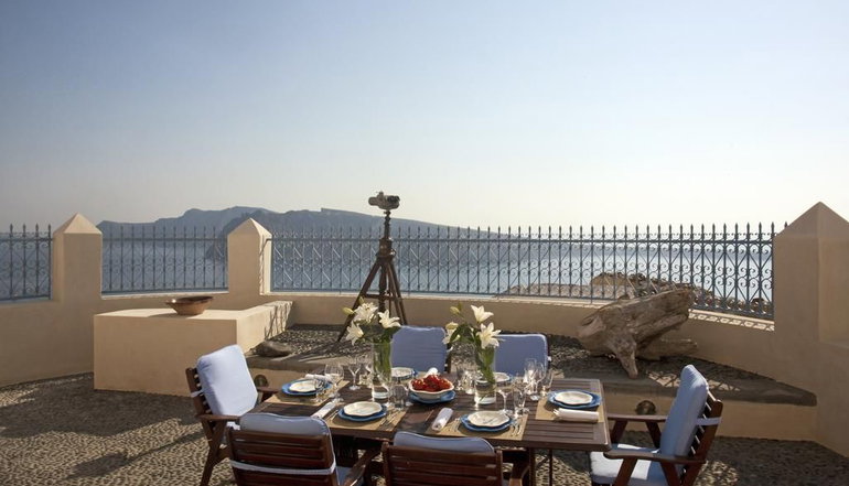 Oia Mansion