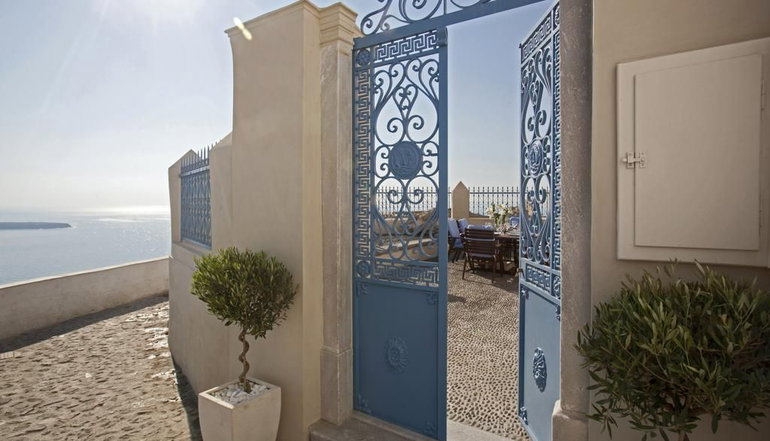 Oia Mansion