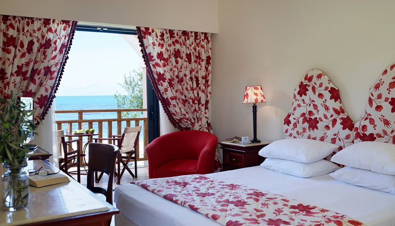 5* Roda Beach Resort & Spa