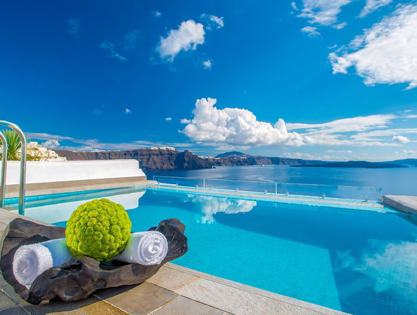 5* Santorini Secret Suites & Spa