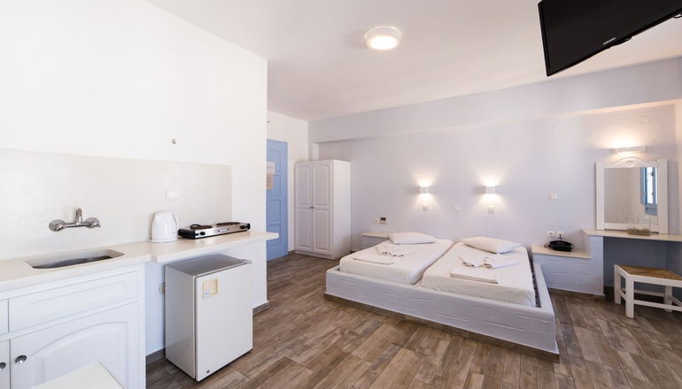 Stratos Apartments & Studios