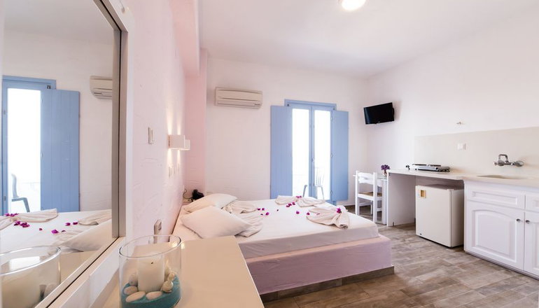 Stratos Apartments & Studios