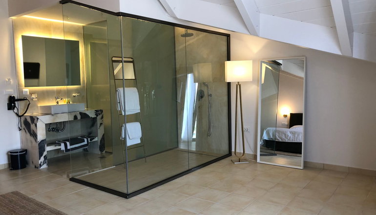 4* The Alley Hotel