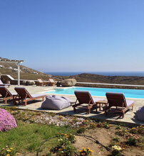 Yakinthos Residence
