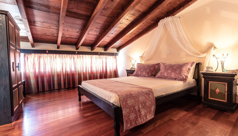 Yianna Hotel