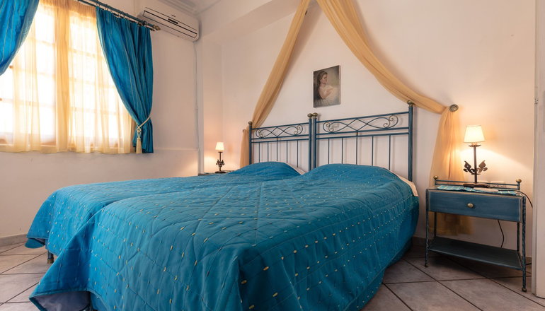 Yianna Hotel