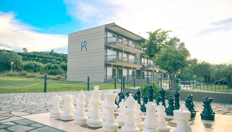 4* Royal Hotel and Suites