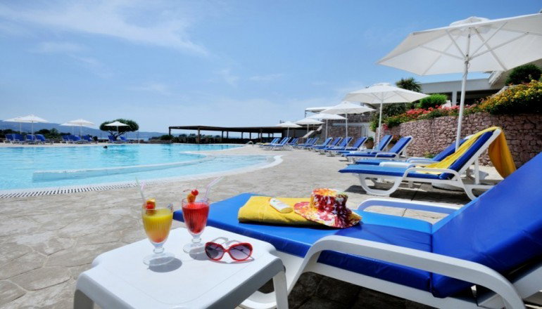 4* AKS Hinitsa Bay