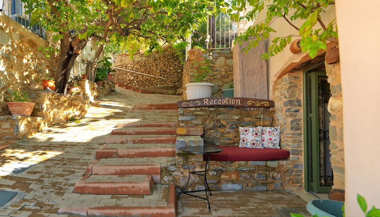 4* Cressa Ghitonia Village