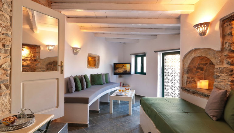 4* Cressa Ghitonia Village