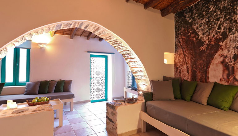 4* Cressa Ghitonia Village