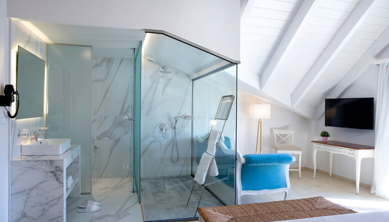 4* The Alley Hotel