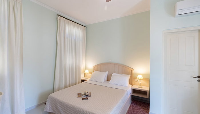 999 Luxury Hotel