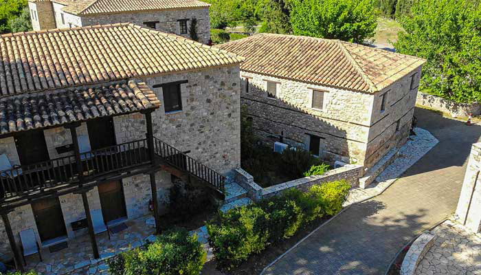 4* Semantron Traditional Village - Ελαιώνας Διακοπτού