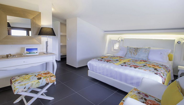 5* Avaton Luxury Beach Resort Relais & Chateaux