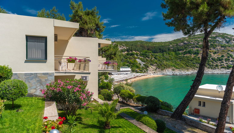4* Tosca Beach Hotel