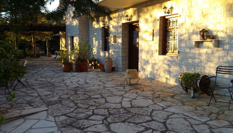 Παραδοσιακός Ξενώνας Μαρούσιω