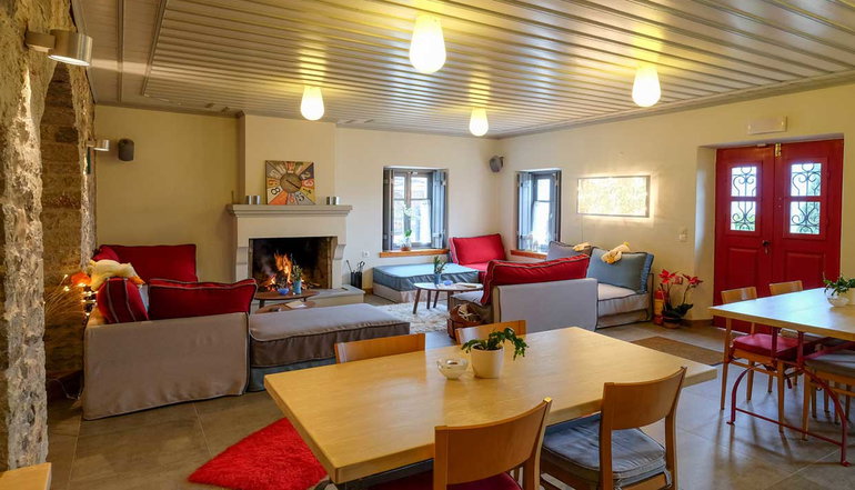 4* Ξενώνας Κυριακή & Αμφίκλεια Suites - Αμφίκλεια, Παρνασσός