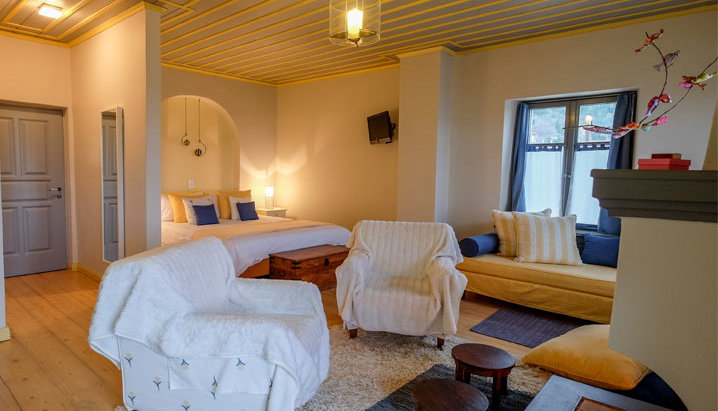 4* Ξενώνας Κυριακή & Αμφίκλεια Suites - Αμφίκλεια, Παρνασσός