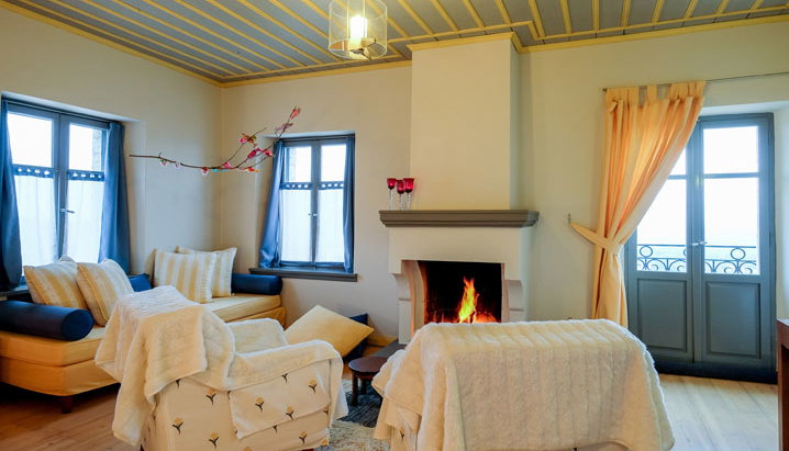 4* Ξενώνας Κυριακή & Αμφίκλεια Suites - Αμφίκλεια, Παρνασσός