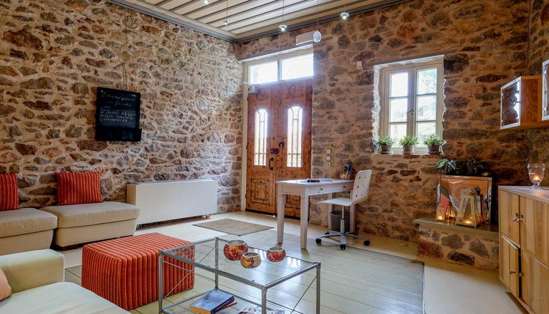 4* Ξενώνας Κυριακή & Αμφίκλεια Suites - Αμφίκλεια, Παρνασσός