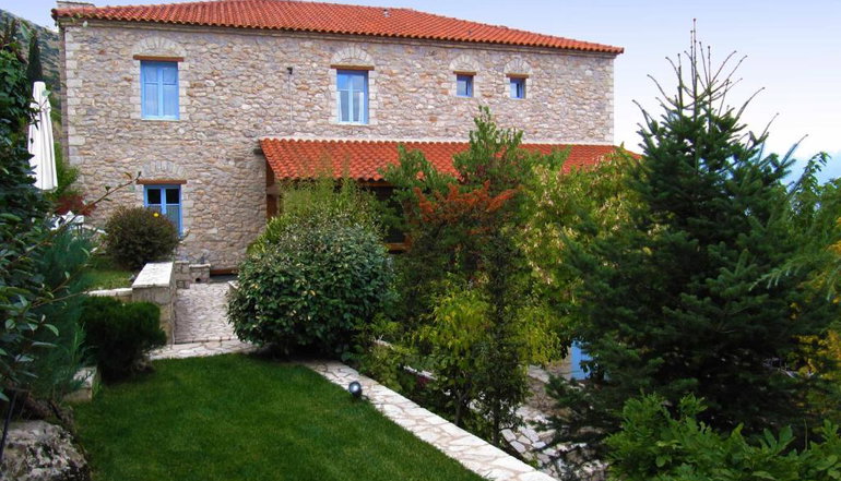 4* Ξενώνας Κυριακή & Αμφίκλεια Suites - Αμφίκλεια, Παρνασσός