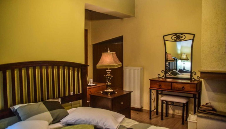 Αέτωμα Suites