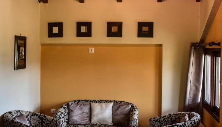 Αέτωμα Suites