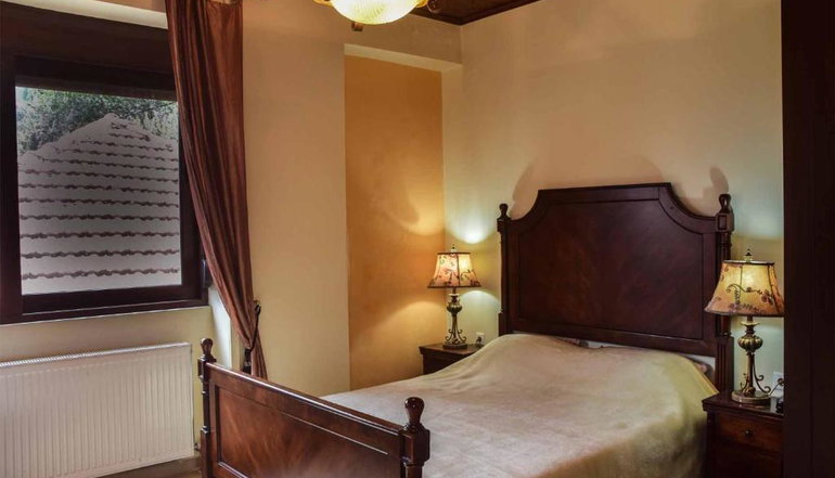 Αέτωμα Suites