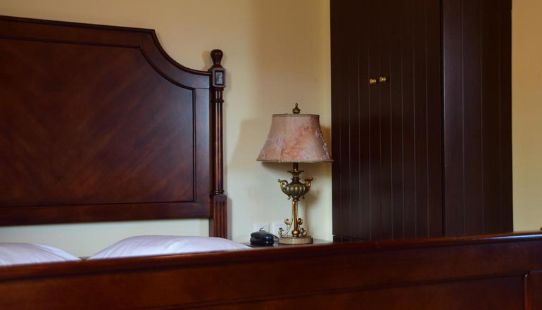 Αέτωμα Suites